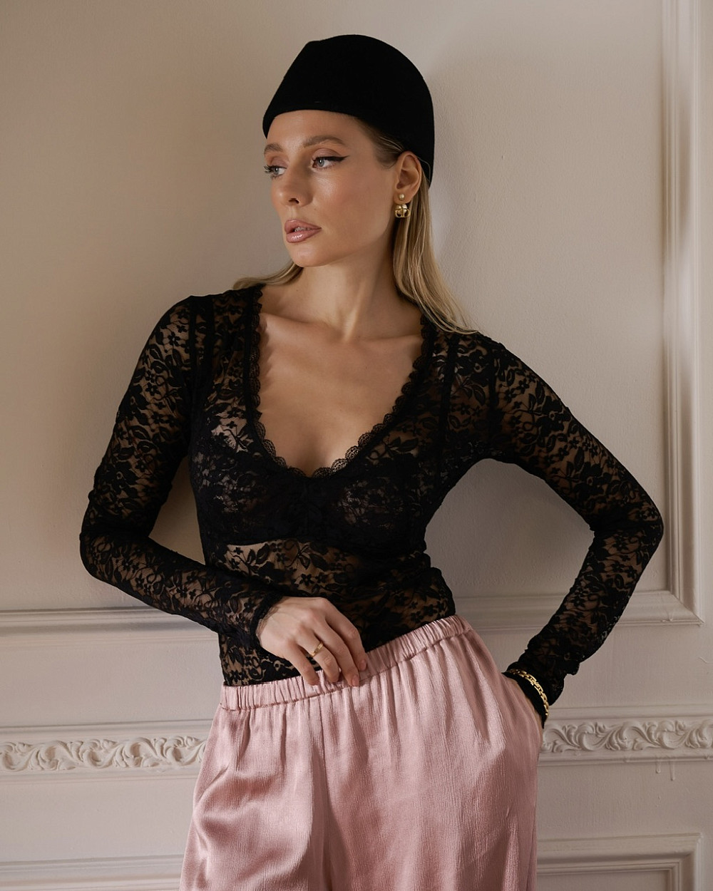 Лонгслив Дора черный