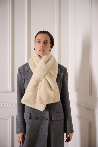 Шарф меховой кремовый